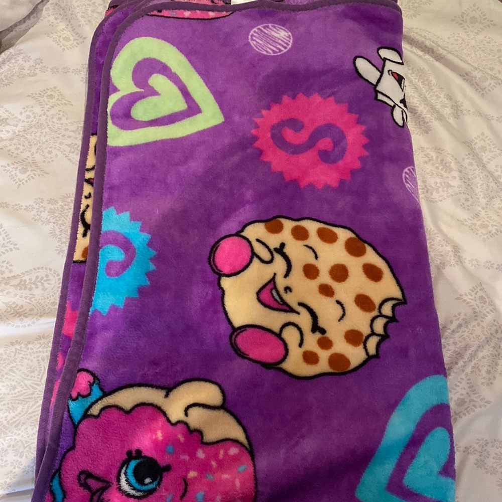 shopkins throw blanket